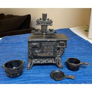 Queen Vintage Black Cast Iron Miniature Dollhouse Toy Stove Pots & Pans 39B